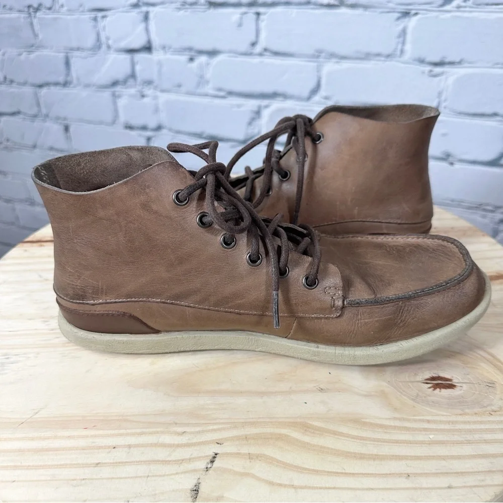 OluKai Men's Nalukai Chukka Ankle Boots Leather Sz US M9 EUR 42 Brown Lace Up